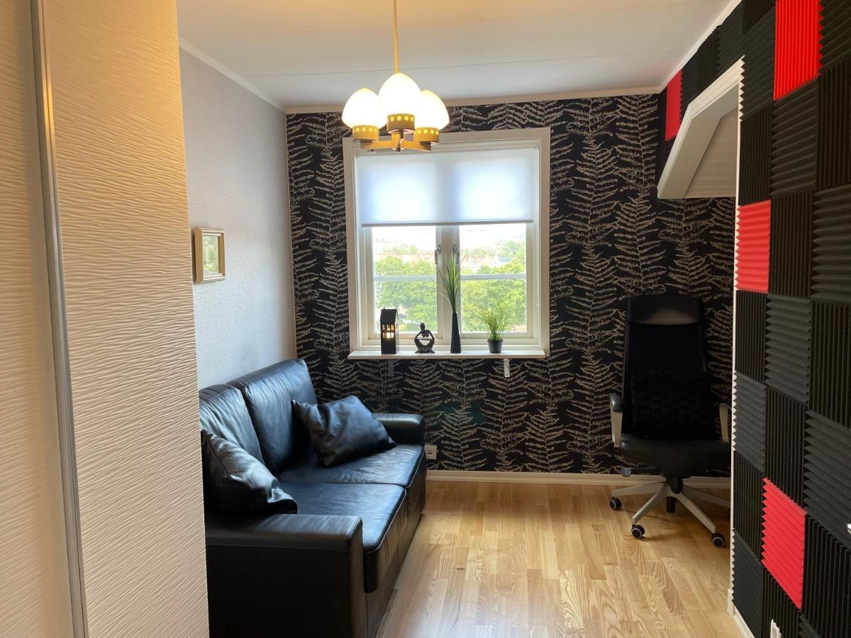Apartment Uddevalla Bohuslaen Bubbelbad ภายนอก รูปภาพ