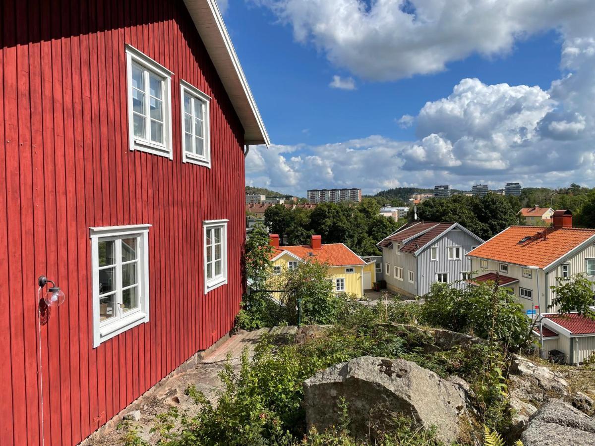 Apartment Uddevalla Bohuslaen Bubbelbad ภายนอก รูปภาพ
